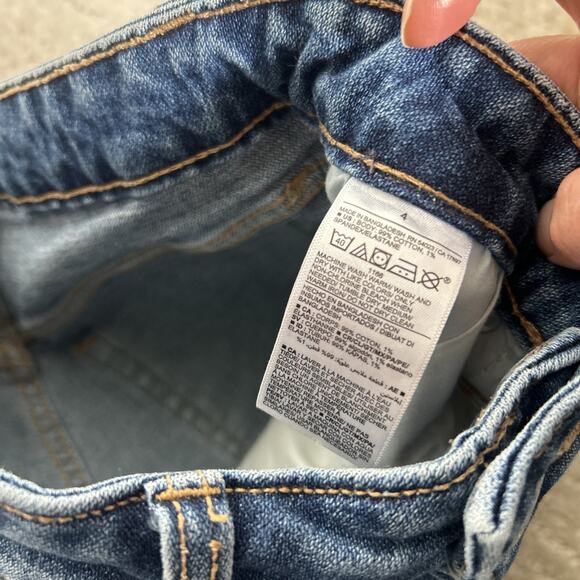 Old Navy Women's Sky-Hi A-Line Jean Shorts Button Fly Size 4 - Picture 6 of 6